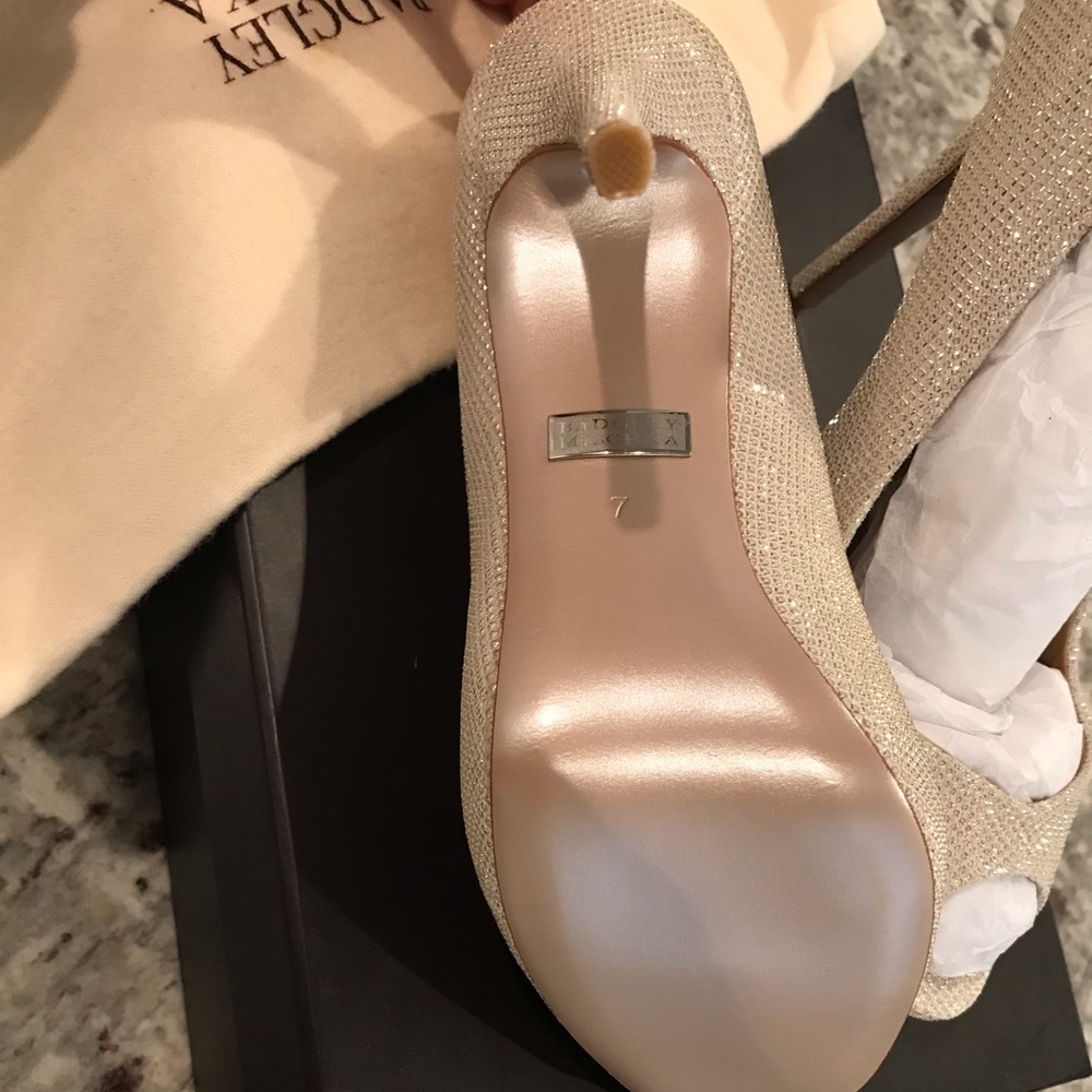 Badgley Miscshka Kassidy II Peep Toe Pumps - Picture 6 of 7